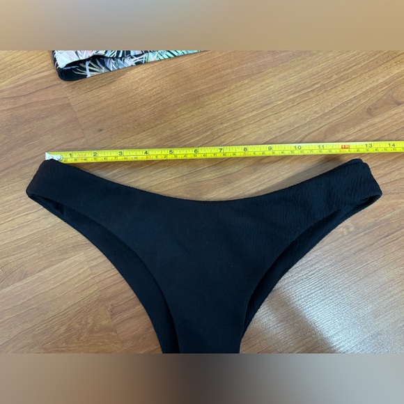 JUNE SWIMWEAR Tropical Off Shoulder Top and Cheeky Black Bikini Bottoms - Picture 8 of 12